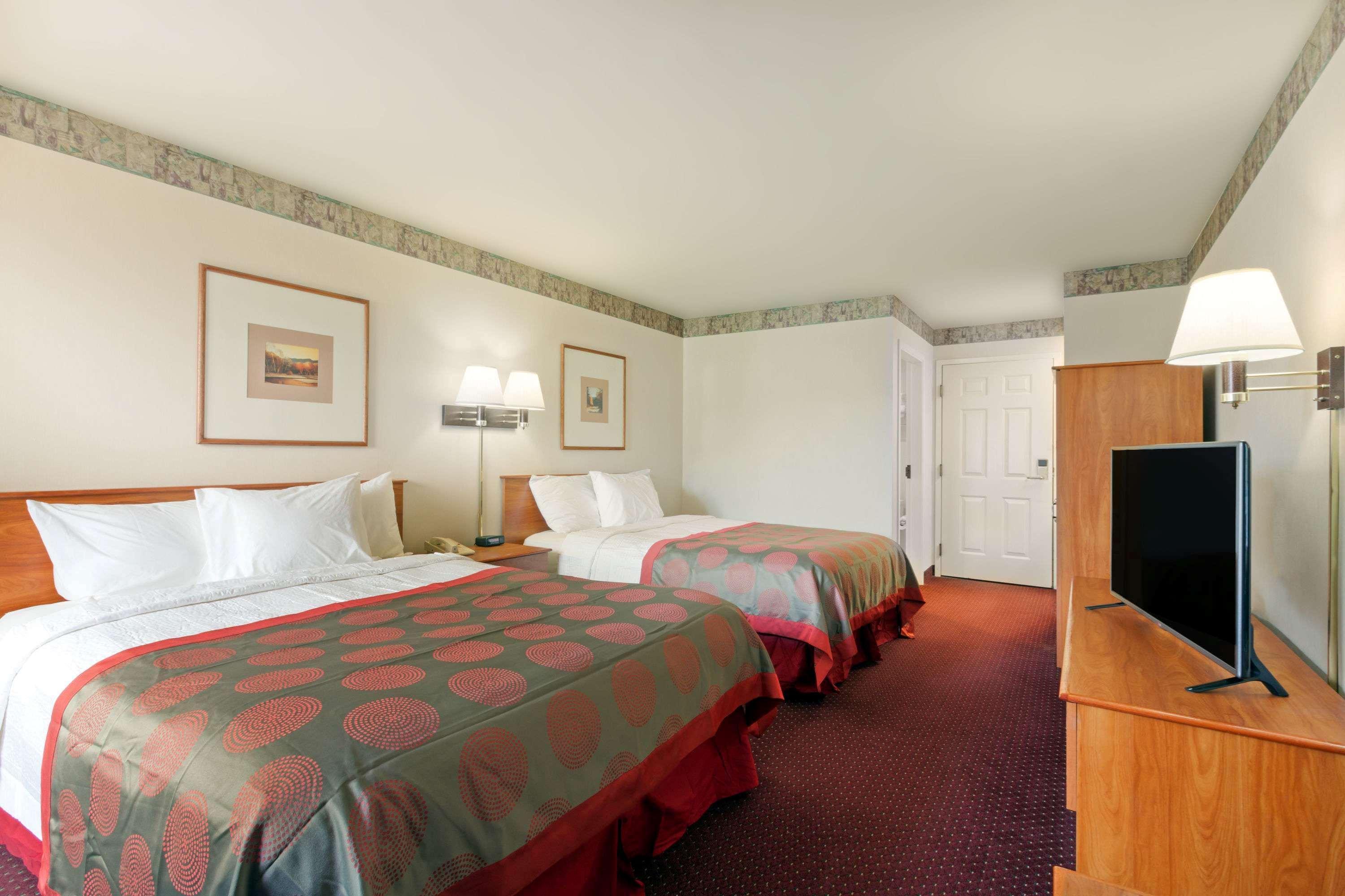 Ramada Limited Airport Hotel 2*