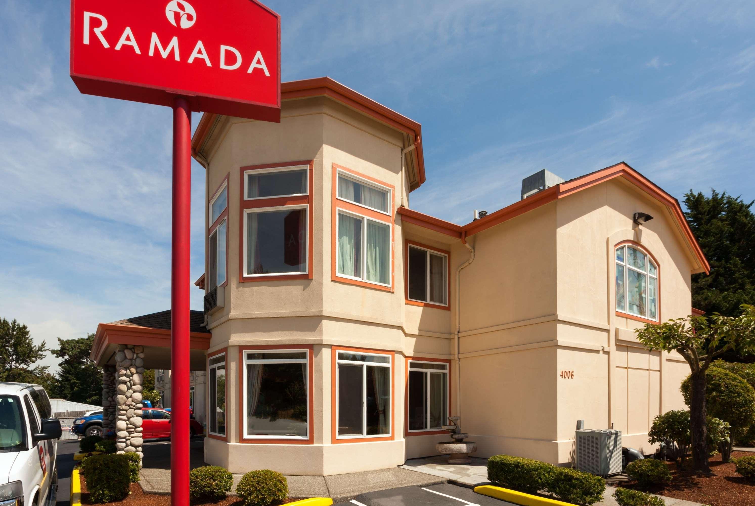 Ramada Limited Airport 2*